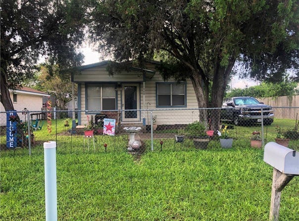 1008 E Kennedy Street, Beeville, TX 78102
