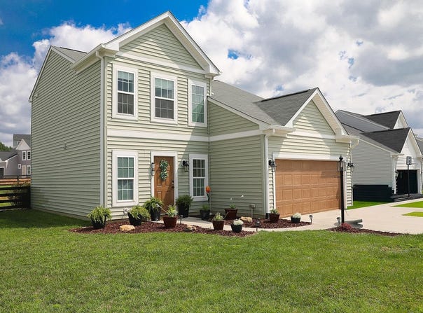 27 MORNINGVIEW CT, STUARTS DRAFT, VA 24477