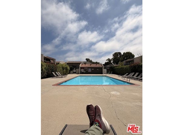 41 Dearborn Pl, Goleta, CA 93117