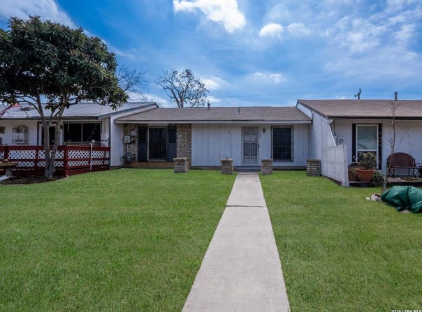 6602 SPRING LARK ST, San Antonio, TX 78249-2926