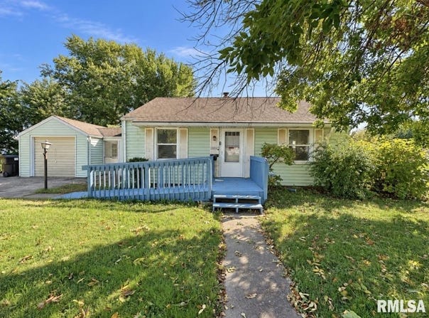 2904 N GOLF Drive, Peoria, IL 61604