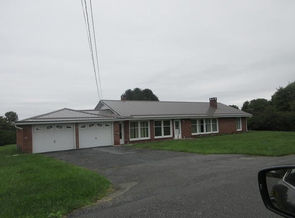 116 Crestview Dr, Salix, PA 15952