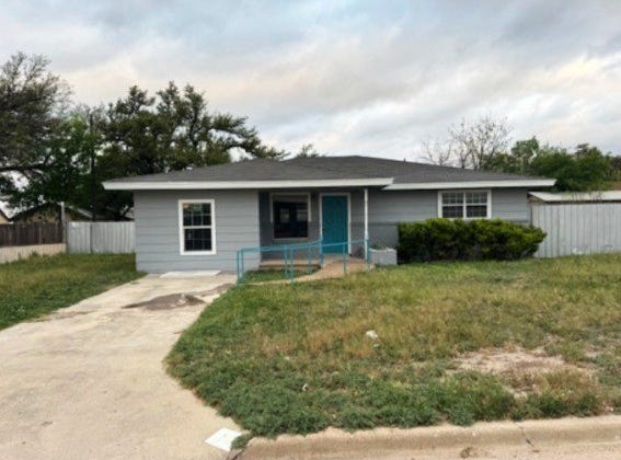 15 Burleson, Eden, TX 76837