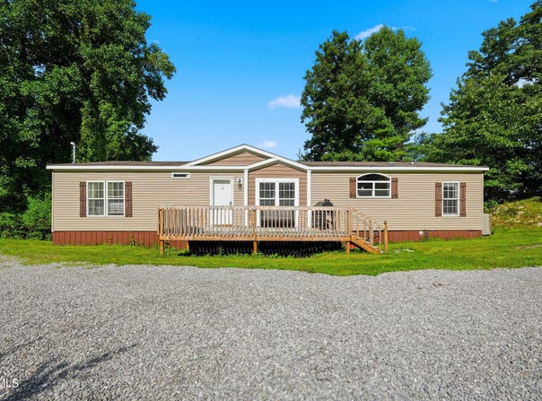 206 SW Wampler Avenue, Wise, VA 24293