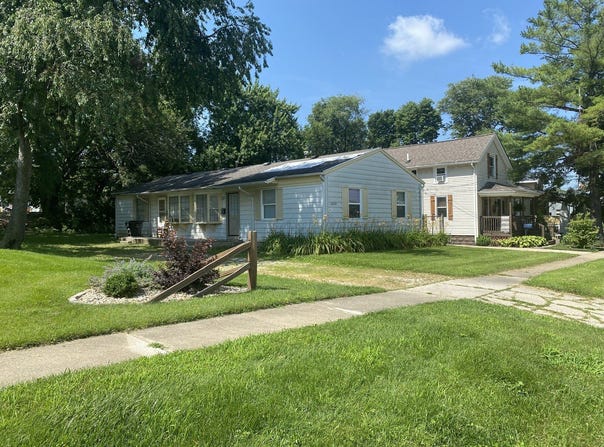 1009 E Jackson Street, Bloomington, IL 61701