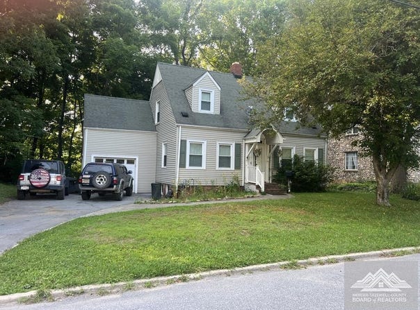 401 Mountain View Ave, BLUEFIELD, WV 24701