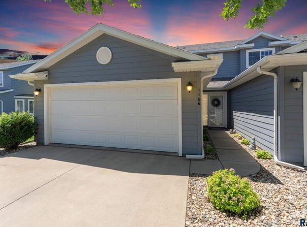 1106 N Fir Pl, Sioux Falls, SD 57107-1003