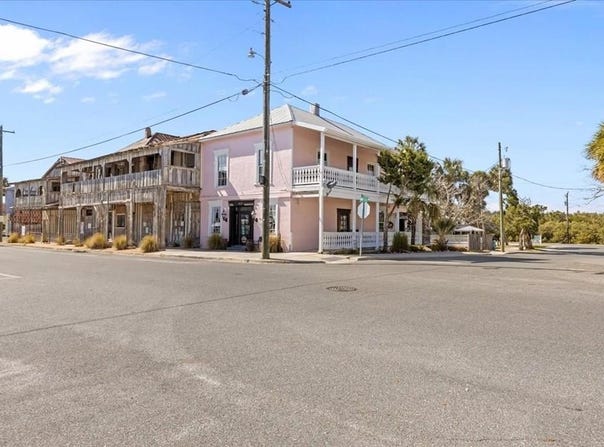 409 2nd St, Cedar Key, FL 32625