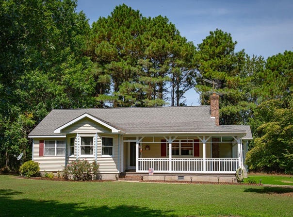 10541 PINE TREE RD, NASSAWADOX, VA 23413
