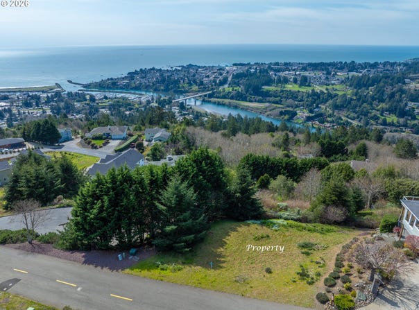 98010 Crown Terrace Rd, Brookings, OR 97415