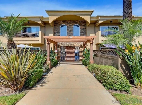 188 S Lincoln Ave, El Cajon, CA 92020