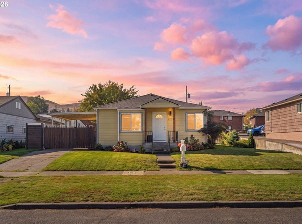 1720 E 9TH St, TheDalles, OR 97058