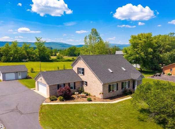 1802 N RIVER RD, MOUNT SOLON, VA 22843