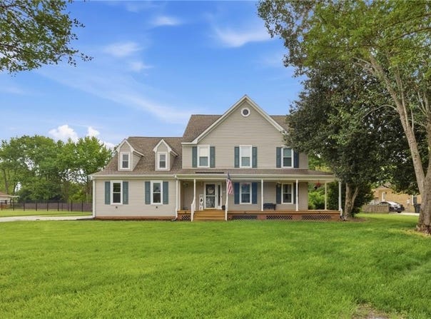 101 Kings Point Drive, Suffolk, VA 23434