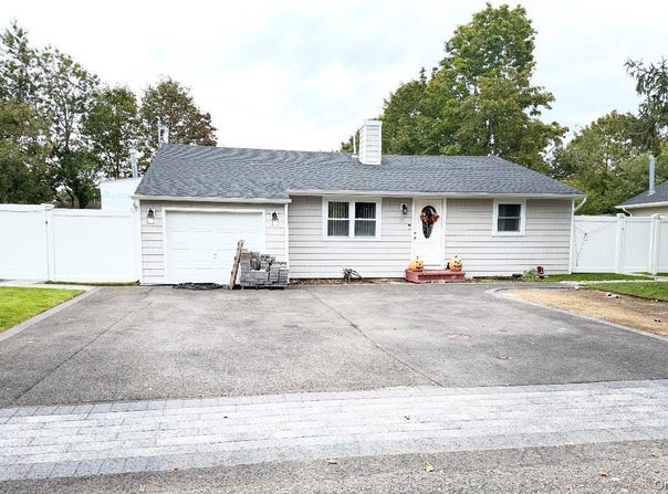 21 Marie Lane, Central Islip, NY 11722