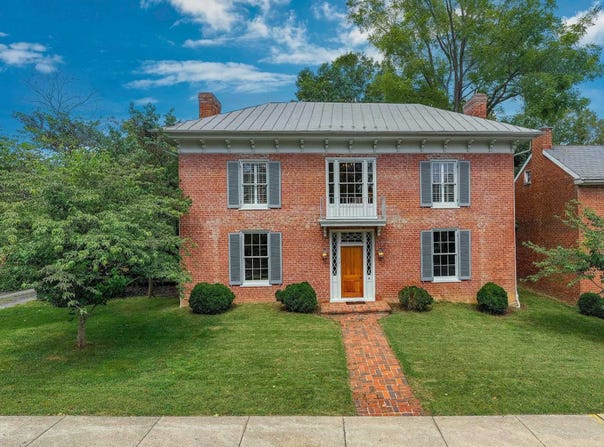 321 S MAIN ST, LEXINGTON, VA 24450