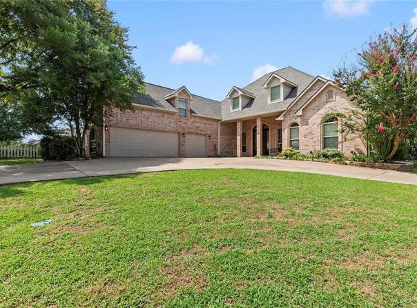 10776 Legg Dr, Kemp, TX 75143