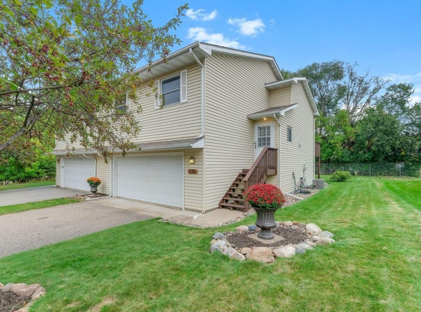 278 Morningside Circle, Saint Paul, MN 55119