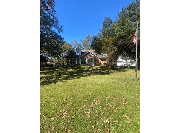 303 Chimney Rock Drive, Lufkin, TX 75904