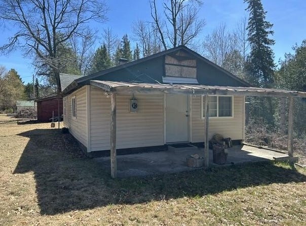 866 Ridge Trail, Mio, MI 48647