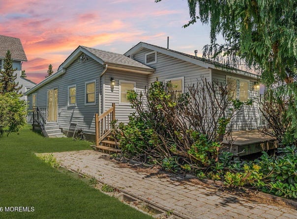 3 Bellevue Avenue, Leonardo, NJ 07737