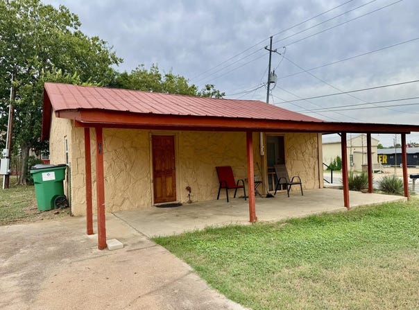 103 W Hamilton, Llano, TX 78643