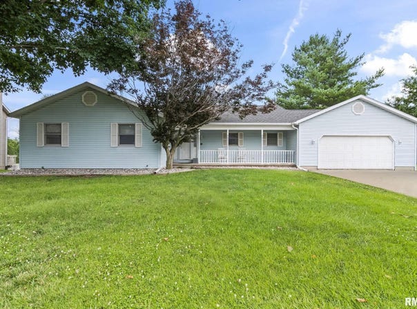 407 CHARTER OAK Drive, Sherman, IL 62684