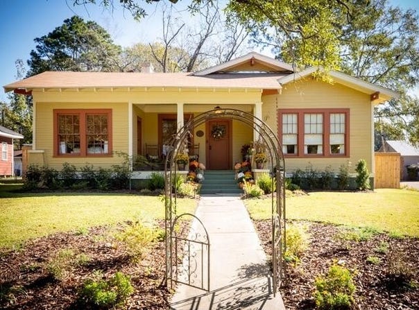 703 N SECOND AVENUE, LAUREL, MS 39440