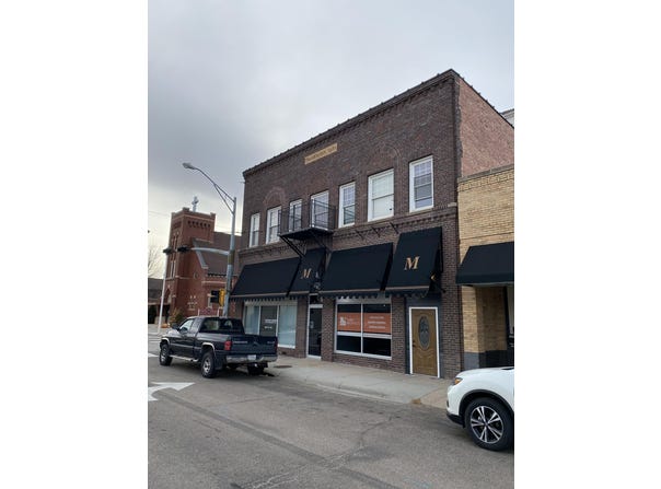 128/130 S 5th St, Norfolk, NE 68701