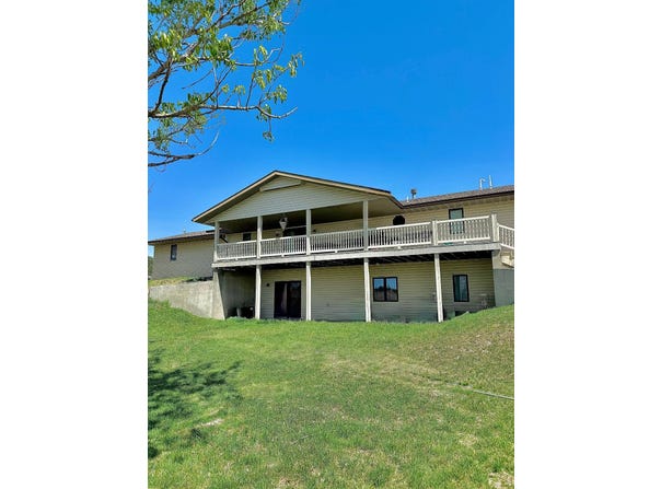 3602 Cedar Crest, Oakley, KS 67748