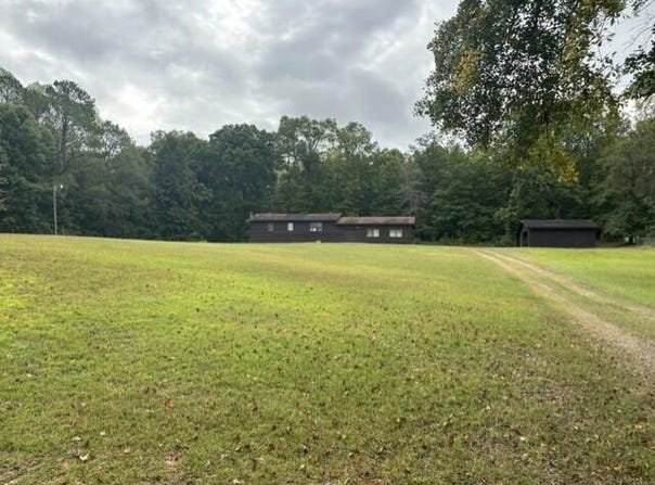 158 Forest Valley Dr, Gordon, GA 31031