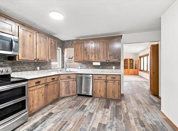 501 Park Lane, Waterloo, IA 50702