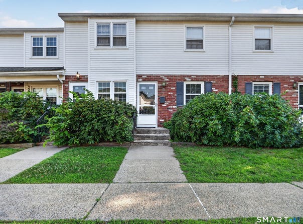 10 Bradley Circle, Enfield, CT 06082