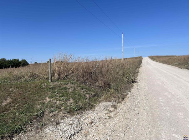 SE Croco RD, Berryton, KS 66409