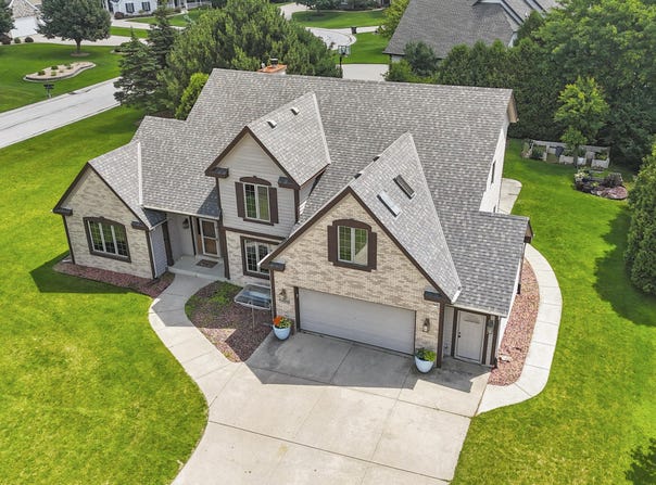 13600 W Eagle Trce, New Berlin, WI 53151