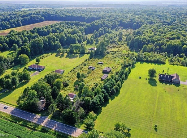 3779 State Route 7, Fowler, OH 44404