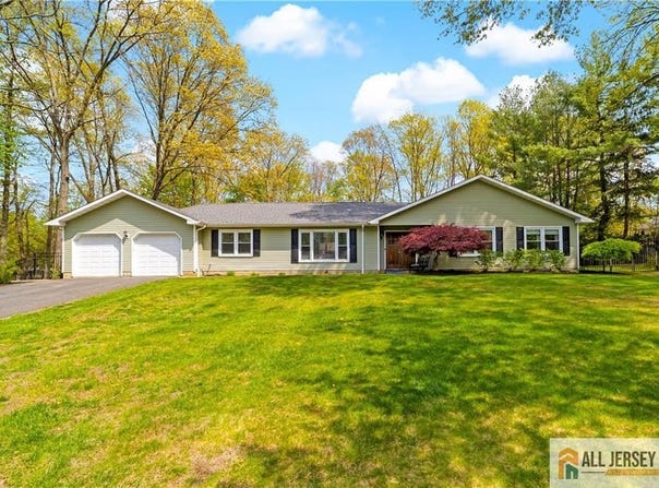 7 Michelle Street, Monroe, NJ 08831