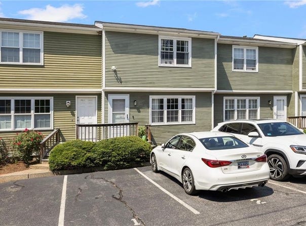 5804 Post Road, Warwick, RI 02818