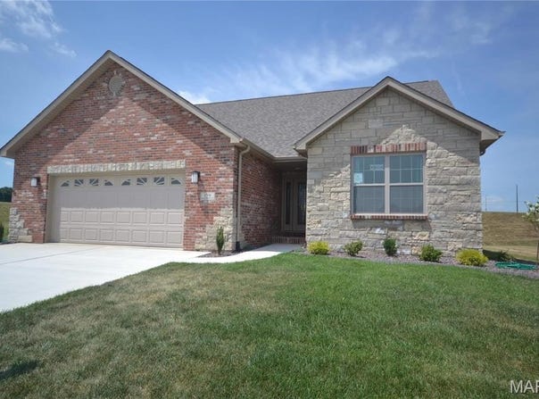 4413 TBB Devin Drive, Smithton, IL 62285