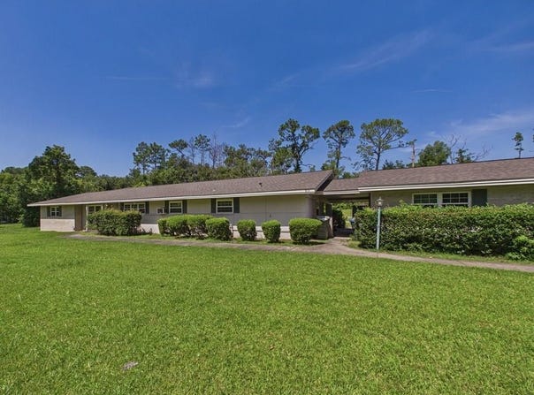 803 Hillside Dr, Douglas, GA 31533