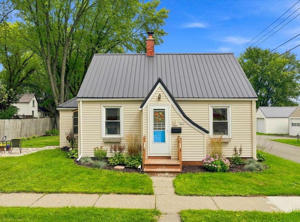 207 E EDISON STREET, Marshfield, WI 54449