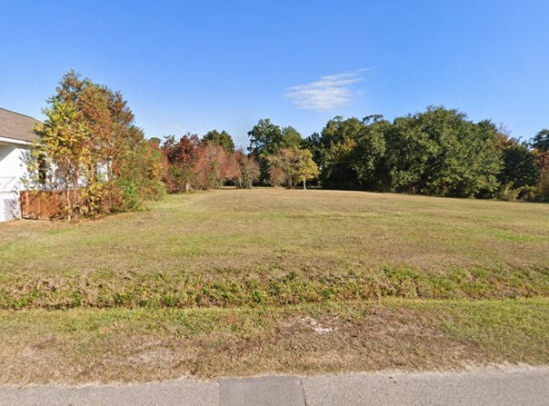 115 Bay Oaks Drive, Bay Saint Louis, MS 39520
