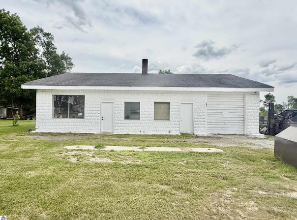 505 W Saginaw Street, Breckenridge, MI 48615