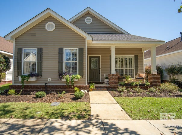 29936 Saint Helen Street, Daphne, AL 36526