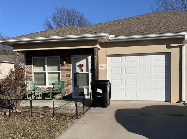 902 Riffle Drive, Pleasant Hill, MO 64080