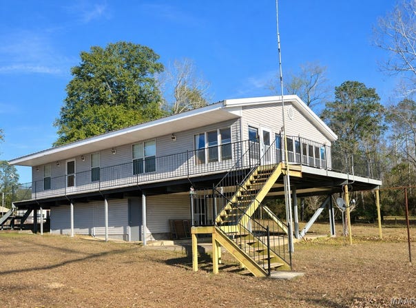 261 Sand Island Drive, Camden, AL 36726