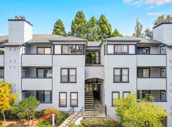 945 Fletcher ln, Hayward, CA 94544