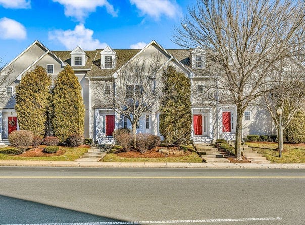 555 Main St, Woburn, MA 01801