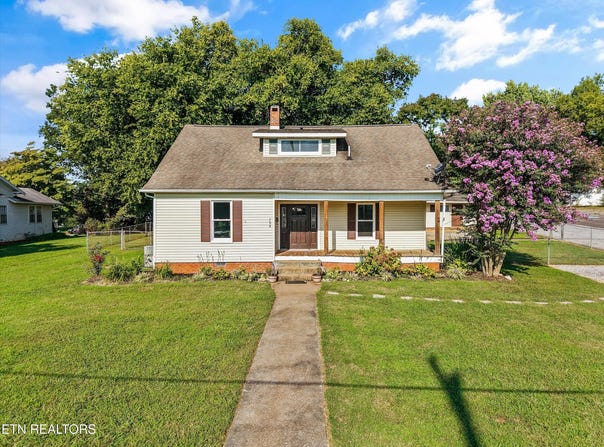 708 Ward Ave, Loudon, TN 37774
