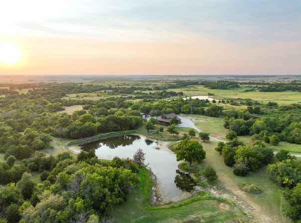 25055 141st Rd, Winfield, KS 67156
